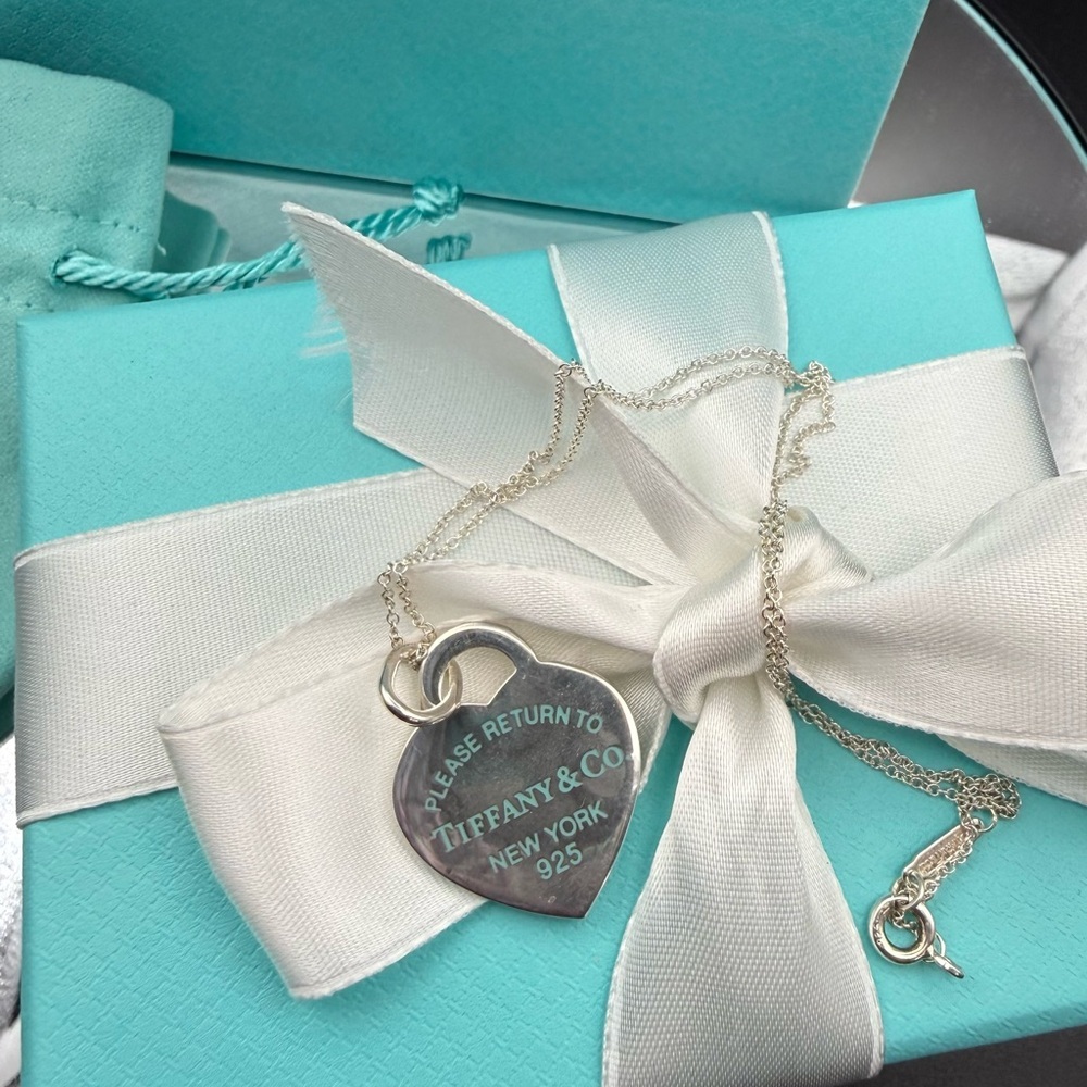 Tiffany & Co. Return to Tiffany Blue Letters Heart Tag Necklace Pendant Medium - Picture 3 of 6